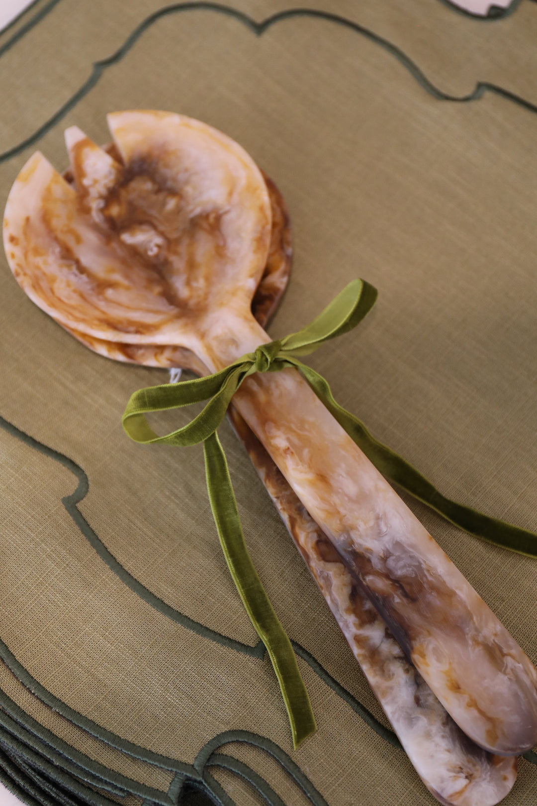 Tortoiseshell Salad Servers Set of 2
