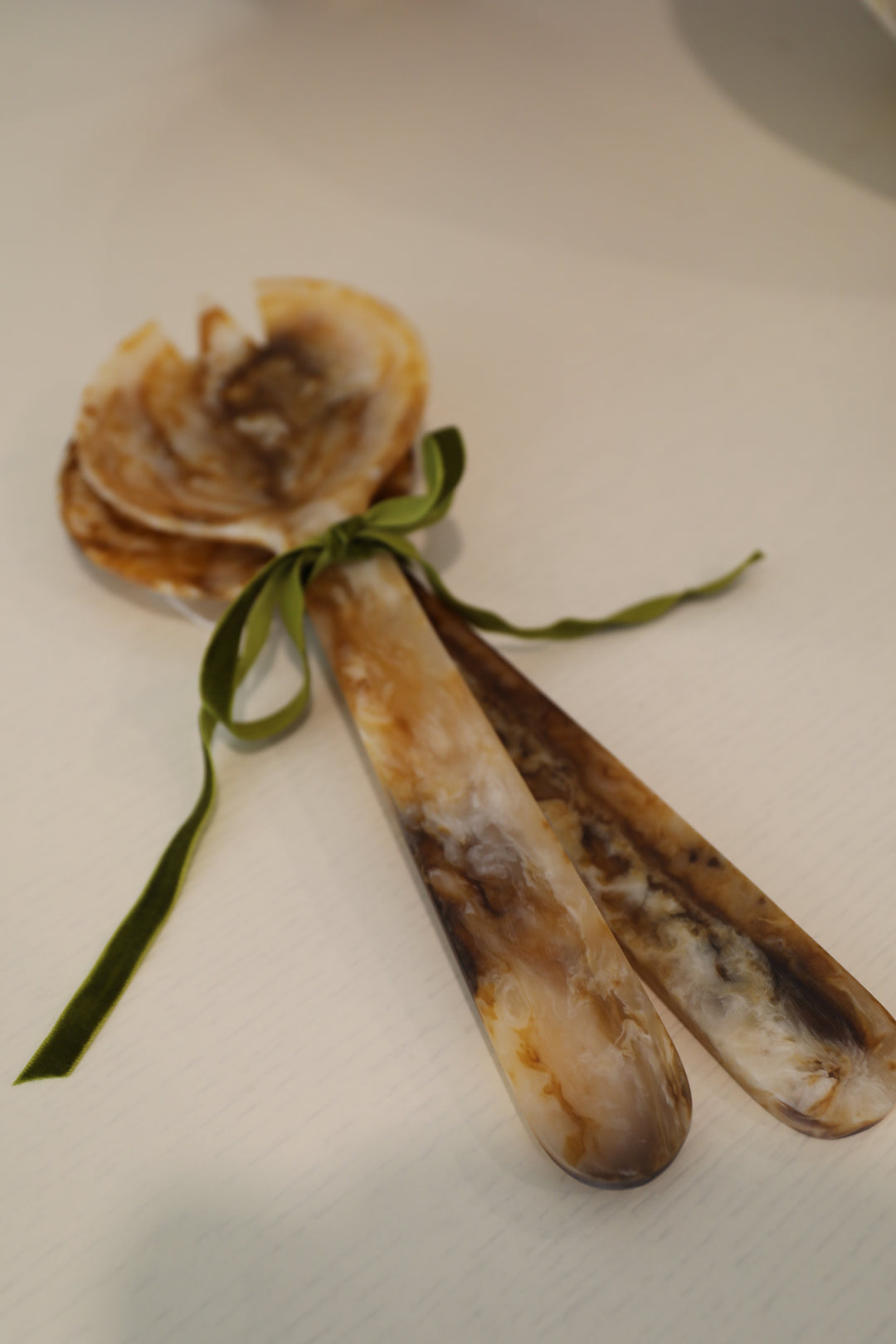 Tortoiseshell Salad Servers Set of 2