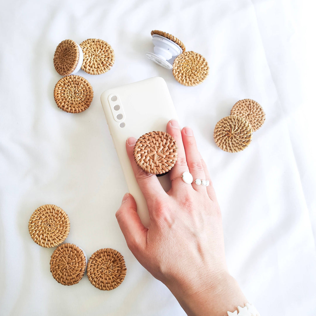 Rattan phone handle