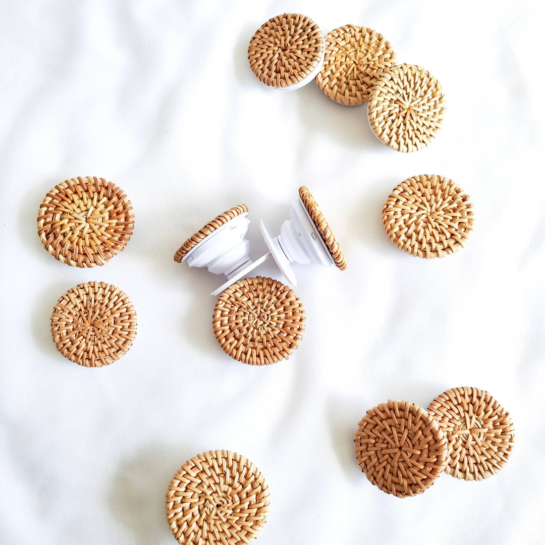 Rattan phone handle